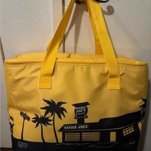Trader Joe's Large 8 Gallons Reusable Insulated 
Tote Bag, Black/Yellow